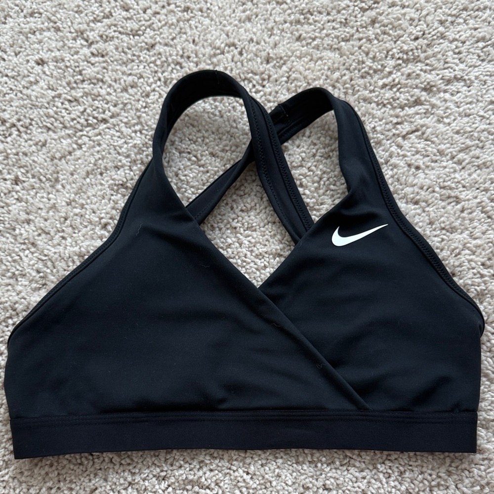 Nike Women's Black Cross-Back Sports Bra